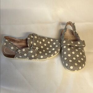 Cat & Jack Gray Polka Dot Kids Slippers